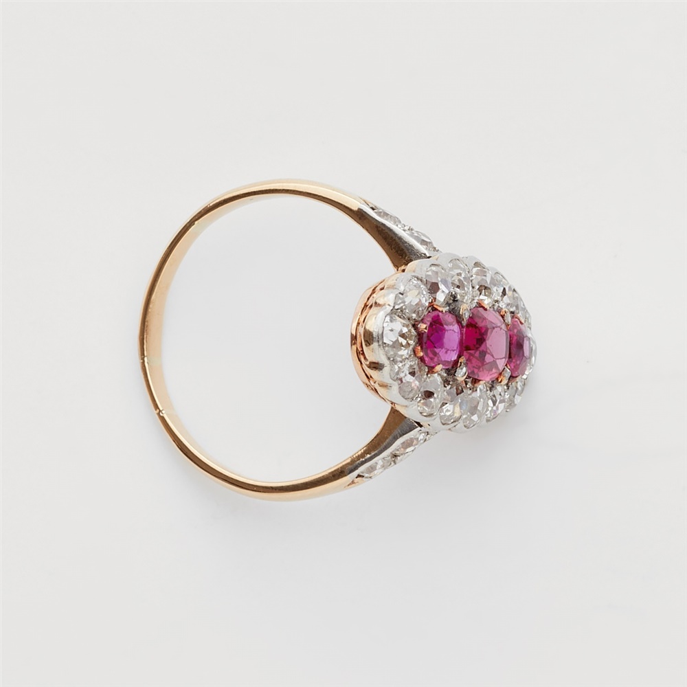 A Belle Epoque diamond and ruby ringPlatinum and 18k gold ring with diamond set shoulders and a - Image 2 of 3