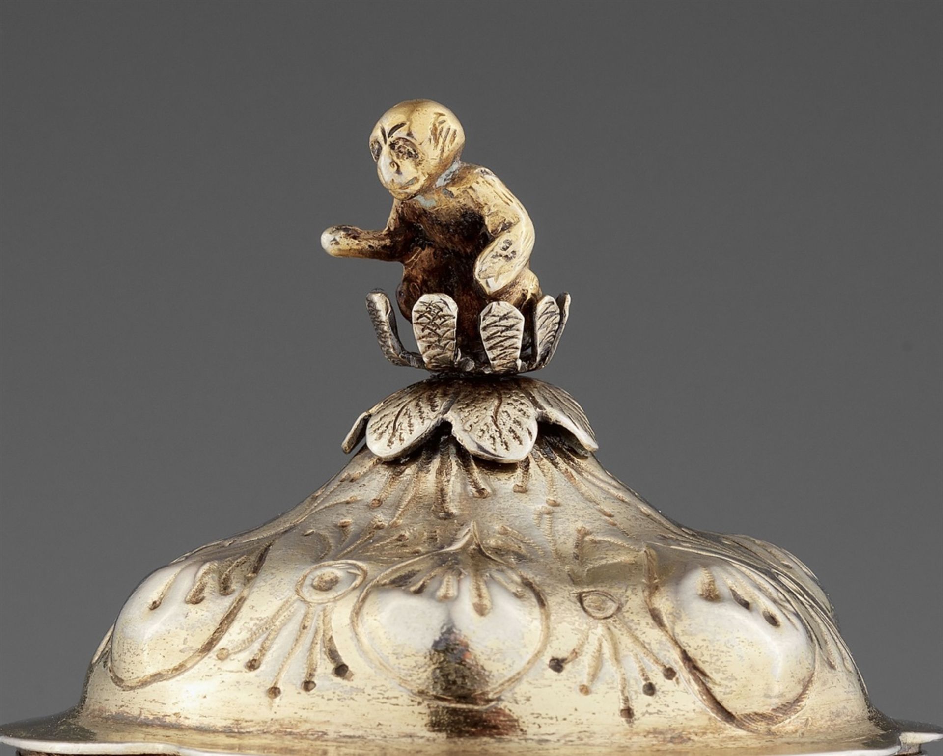 A Nuremberg silver flower chaliceSilver; gold-plated. Silver-gilt chalice with a gadrooned foot - Bild 3 aus 4