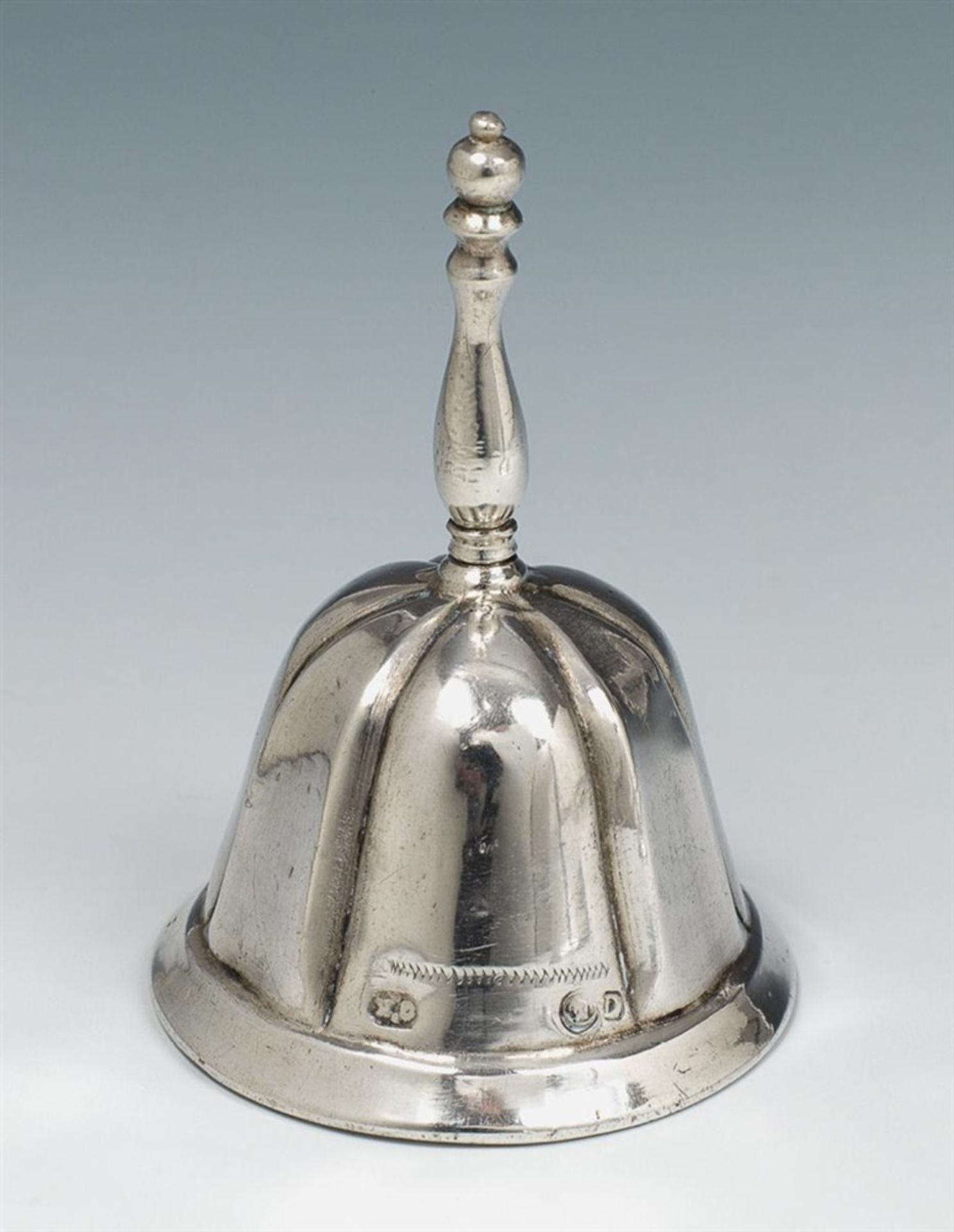 A Breslau silver table bell. Marks of George Kahlert the Younger, ca. 1737.Straight lines; the