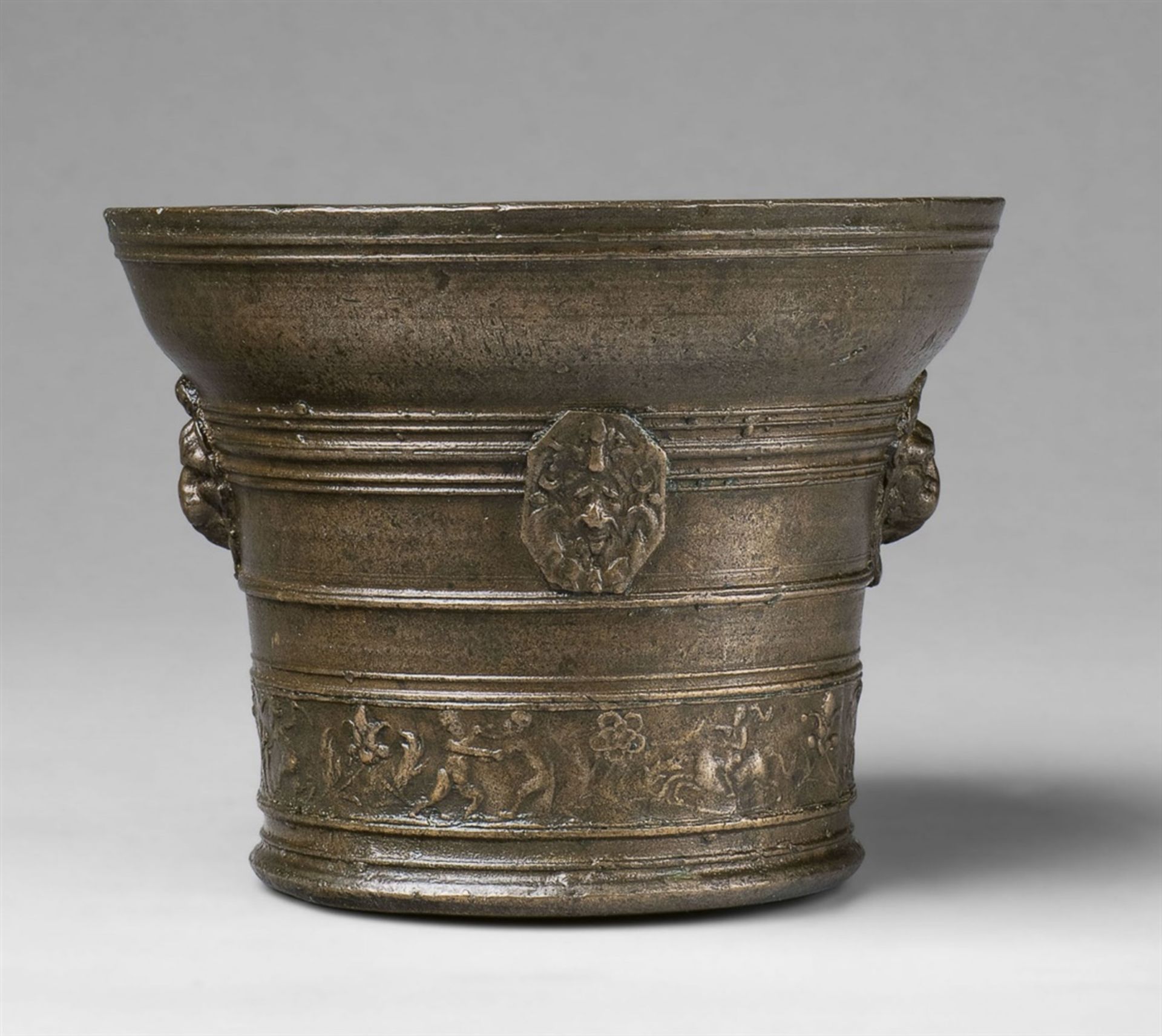 A French mortar dated 1604Cast bronze with golden brown patina. Of tapering form with rounded - Bild 2 aus 2