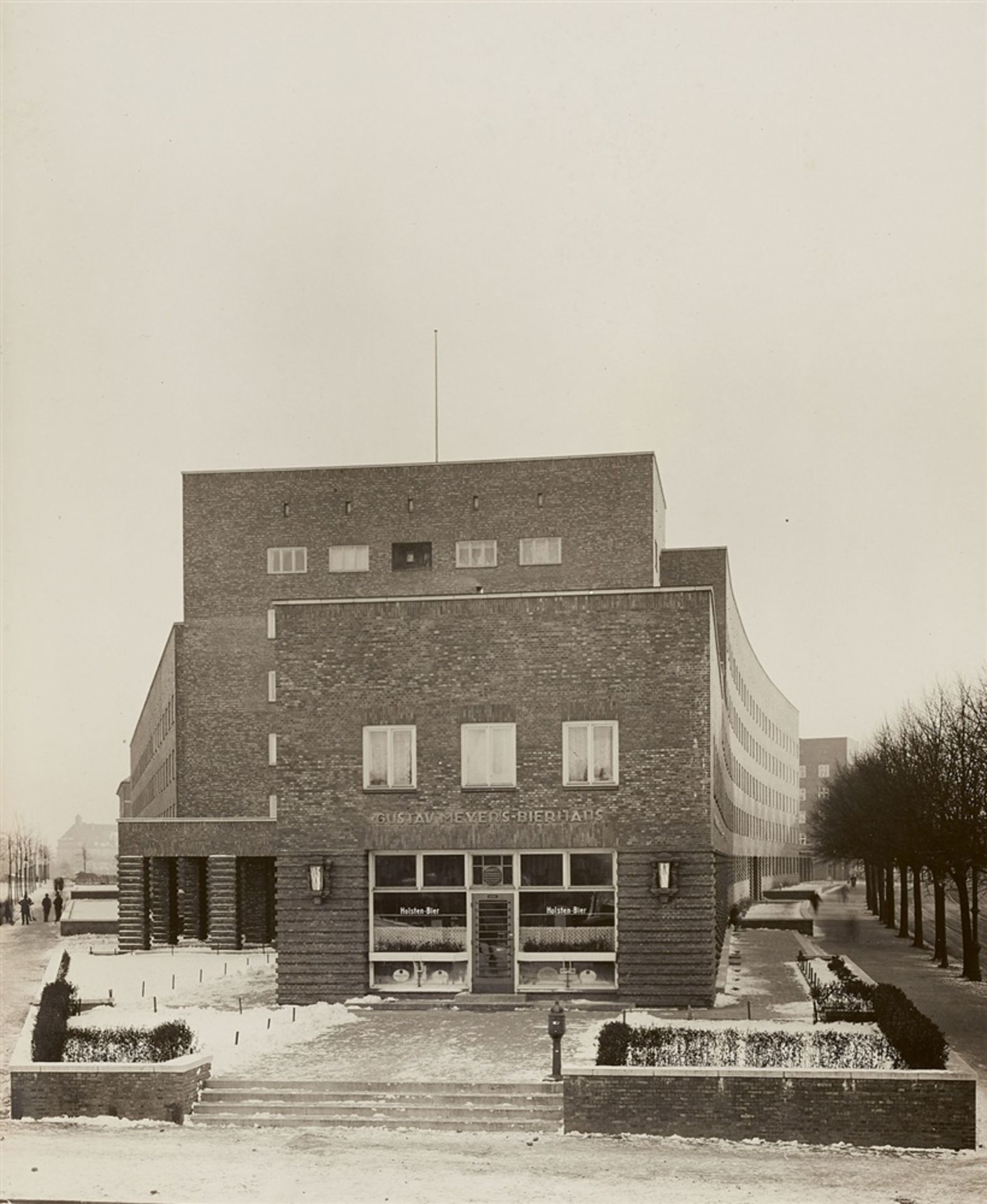 Ernst ScheelNeue Hamburg-Altonaer Großwohnbauten16 Vintages, Gelatinesilberabzüge. Von 12 x 16,9 - Bild 6 aus 12