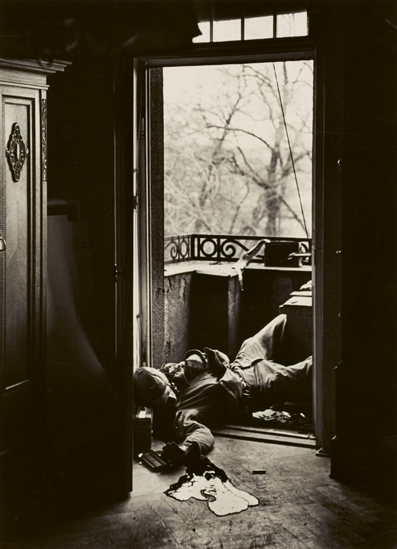 Robert Capa (Endre Ernö Friedmann)The Last Man killedGelatinesilberabzug vor 1964. 34,7 x 25,1 cm (