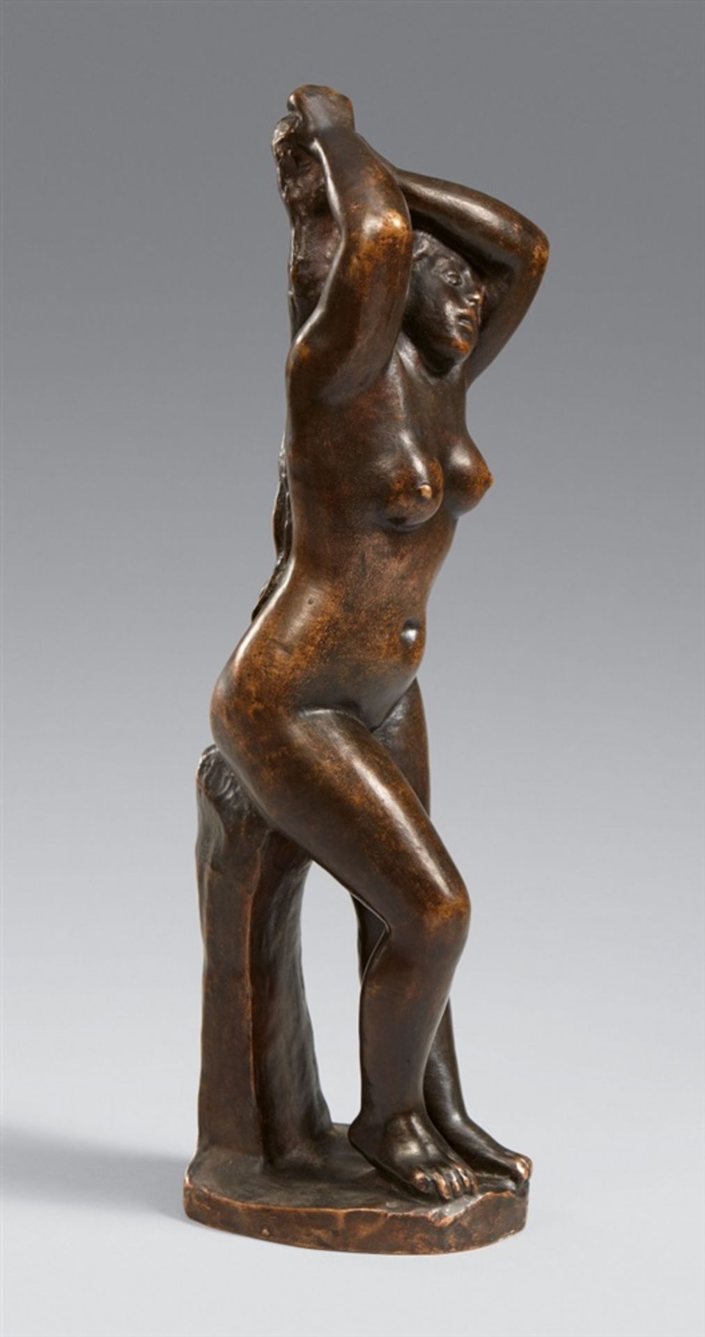 Aristide MaillolBaigneuse se coiffant (Femme les deux mains aux cheveux)Bronze Höhe 38,1 cm