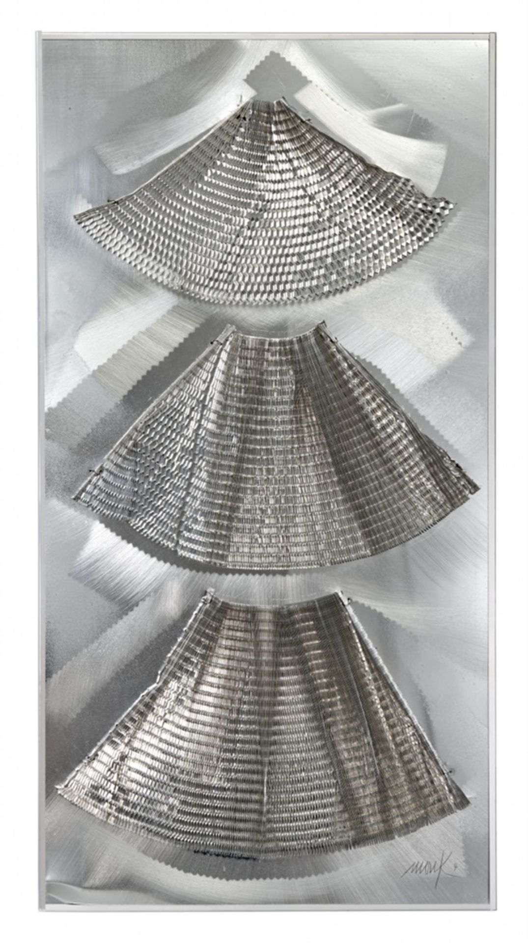 Heinz MackOhne TitelAluminiumgitter auf Aluminium auf Holz In Plexiglaskasten 66 x 35 x 5,5 cm.