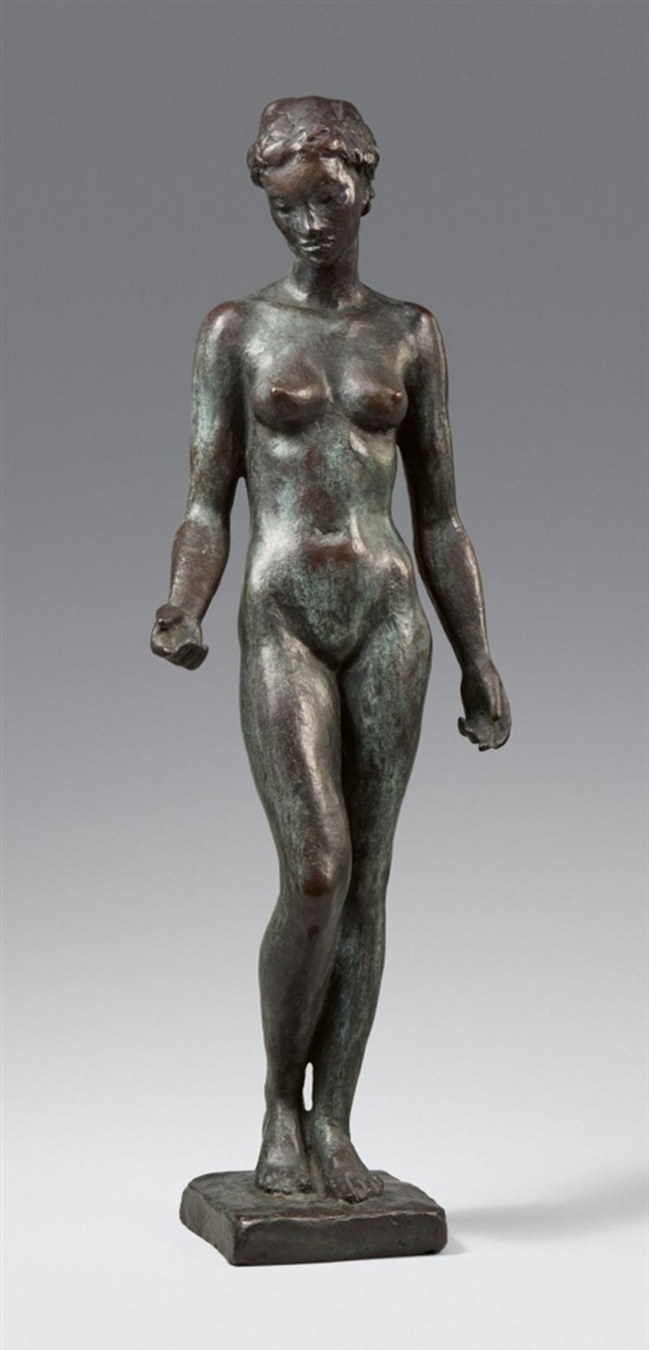 Fritz KlimschAnmut (Stehendes Mädchen)Bronze Höhe 62 cm Auf der mitgegossenen Plinthe hinten