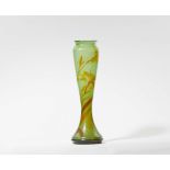 Vase aux fleurs de lys