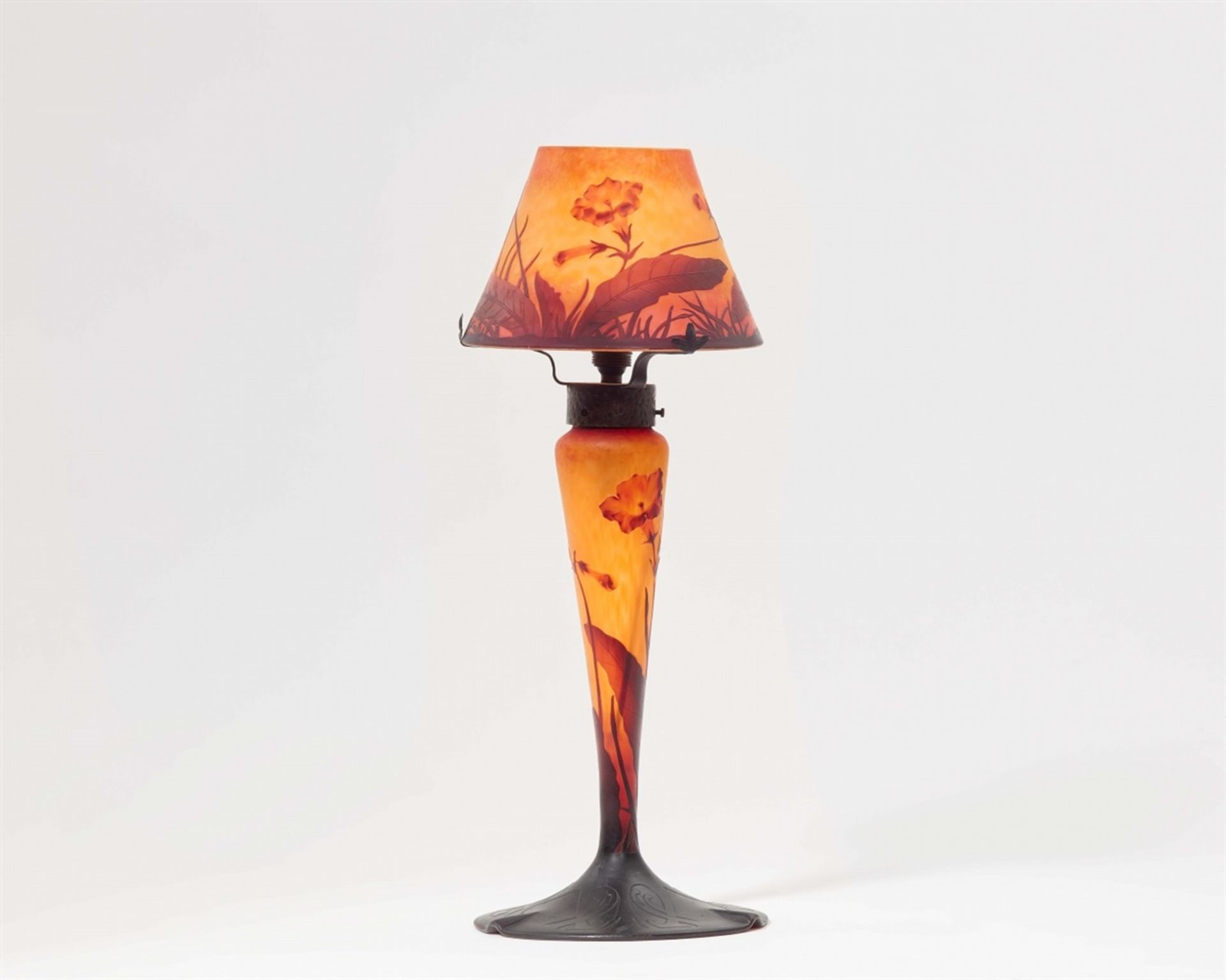 Lampe aux fleurs de tabac