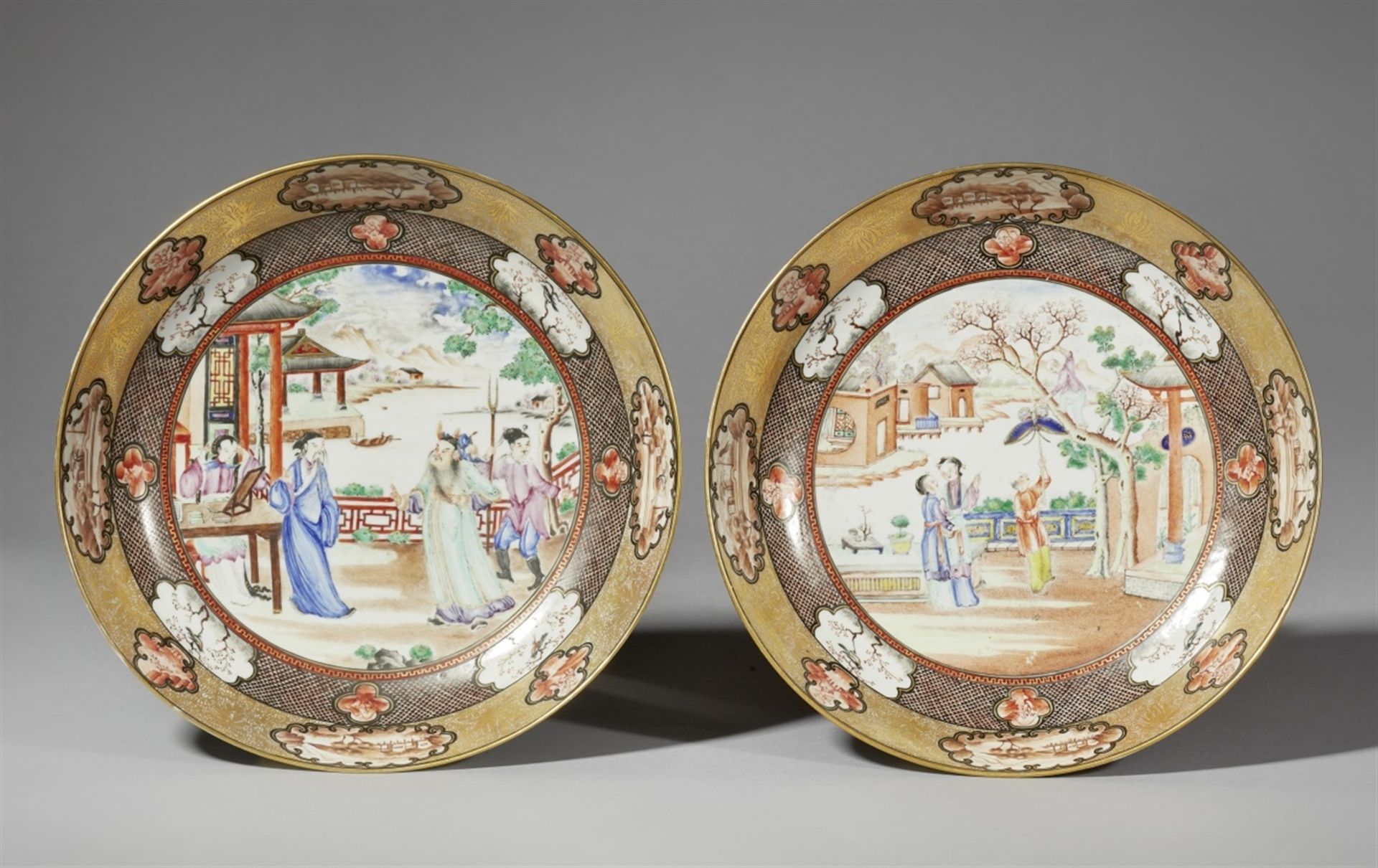Zwei famille rose-Rockefeller-Suppenschalen. Jiaqing-Periode (1796-1820)
