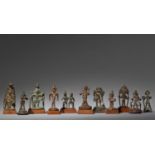 Elf kleine volkstümliche Figuren. Bronze. Zentral-Indien. 19./20. Jh.