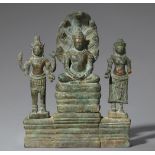 Mahayana-Trias. Bronze. Kambodscha. Bayon. Ende12./ frühes 13. Jh.