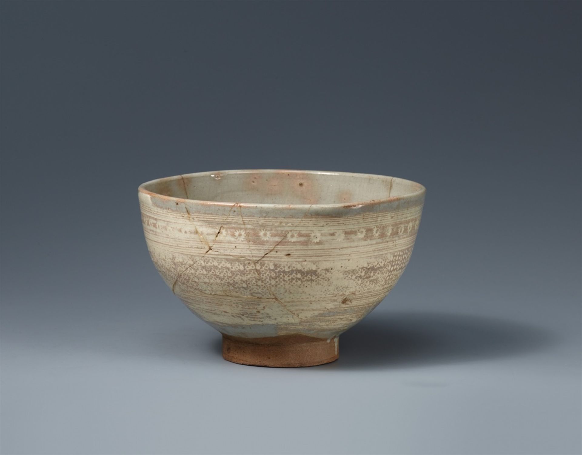 Chawan. Mishima-Karatsu-Ware. Kyûshû. Frühe Edo-Zeit - Bild 2 aus 2