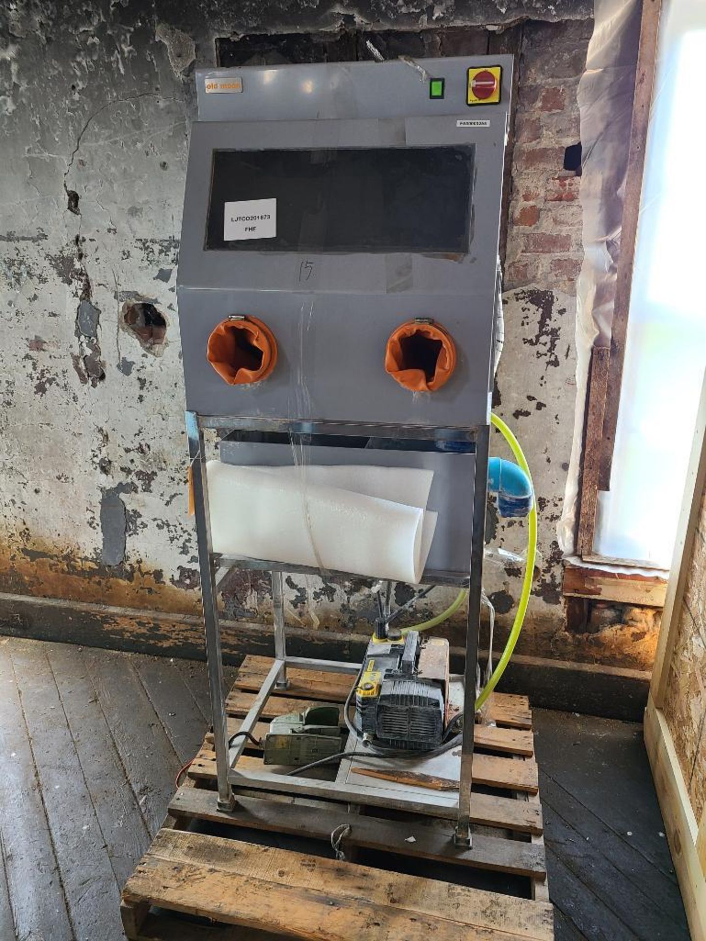 Water Blast Cabinet