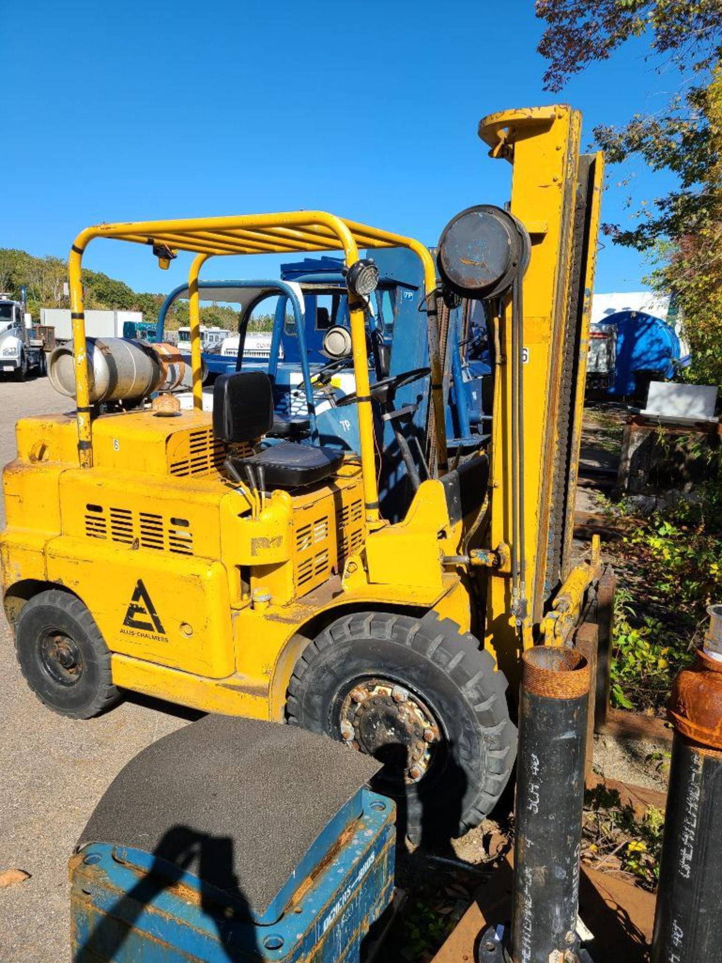 Allis Chalmers 6000 Lb. Fork Lift LP