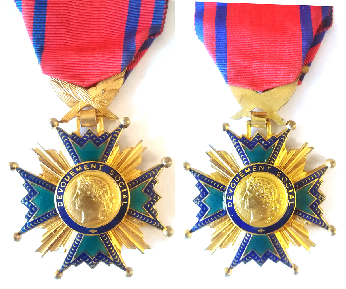 Social Devotion Medal