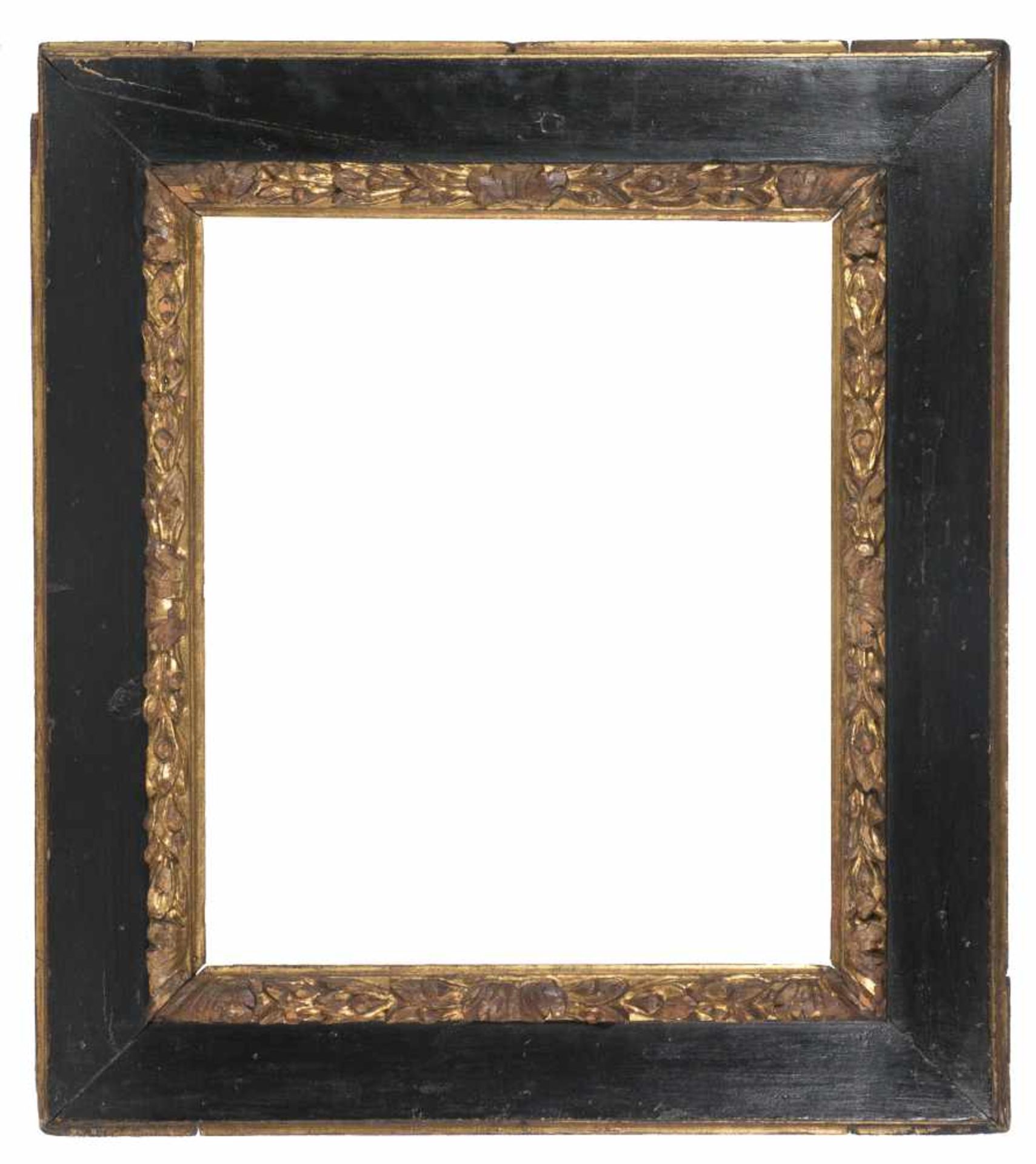 Painted and gilded wooden Spanish frame. 17th century.