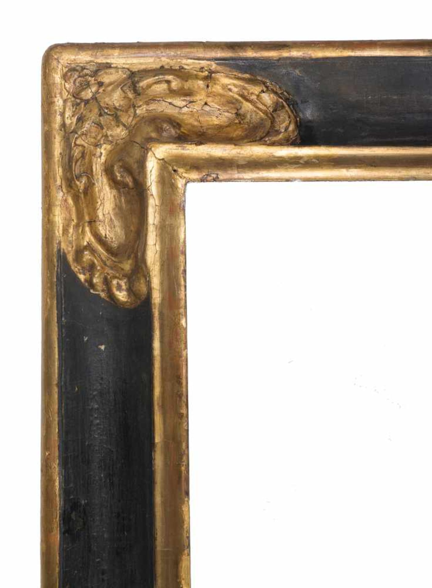 Large carved and gilded wooden Spanish frame. 17th century. - Bild 2 aus 4