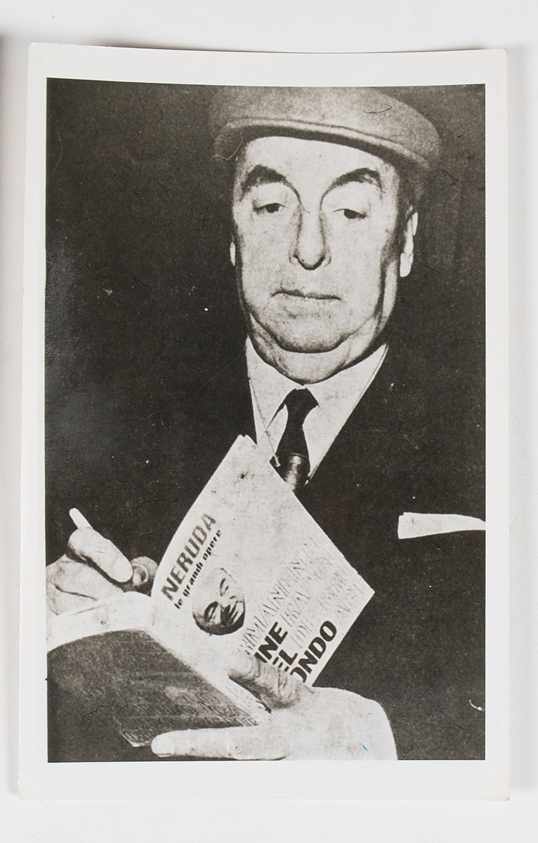 Lot of 7 original black and white photographs of Pablo Neruda. Agency photographs. Measurements: (2) - Image 5 of 8