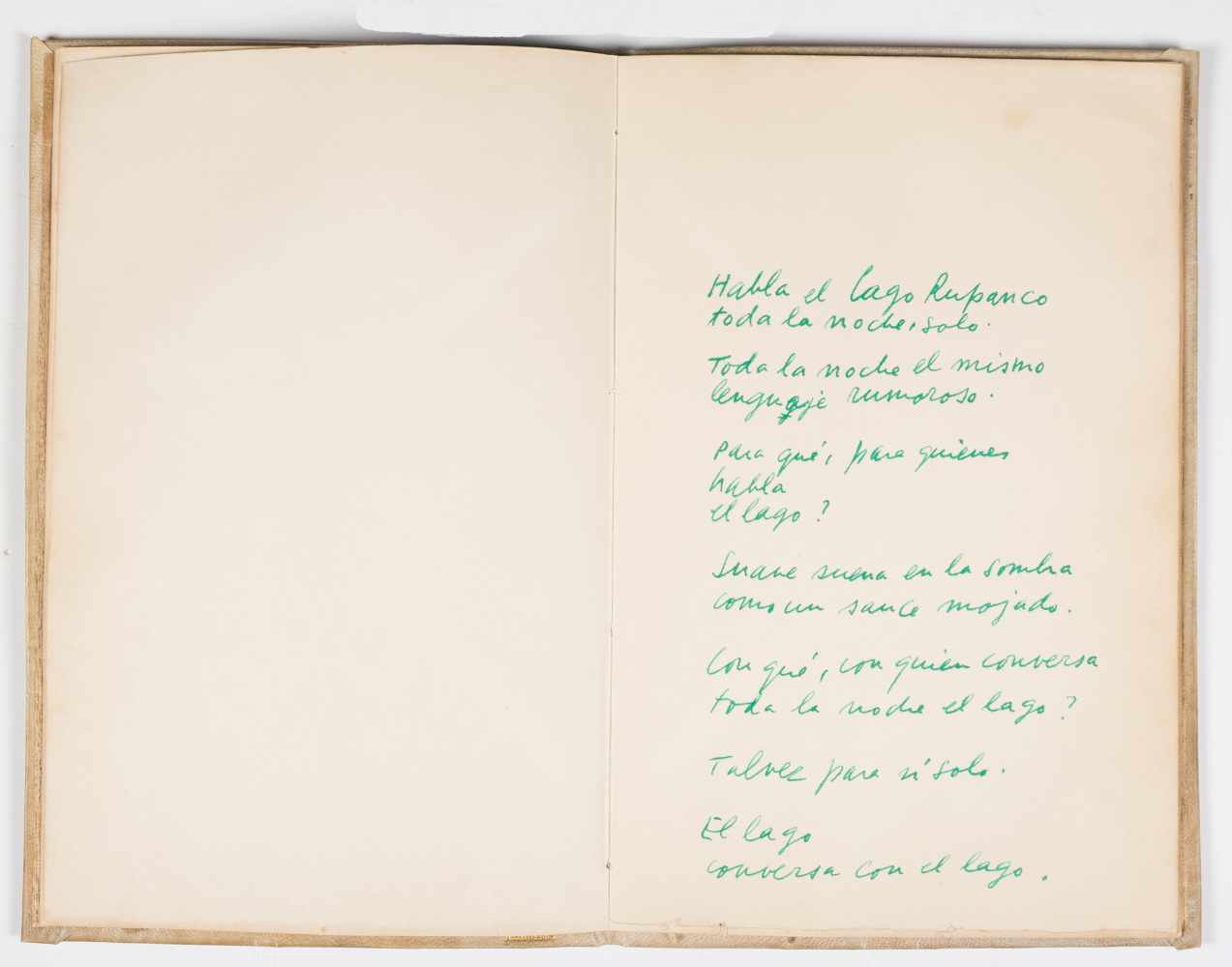 Neruda, Pablo. " El lago". Handwritten poem. 1966. 31 x 20 cm. Original version of a poem included - Image 4 of 8