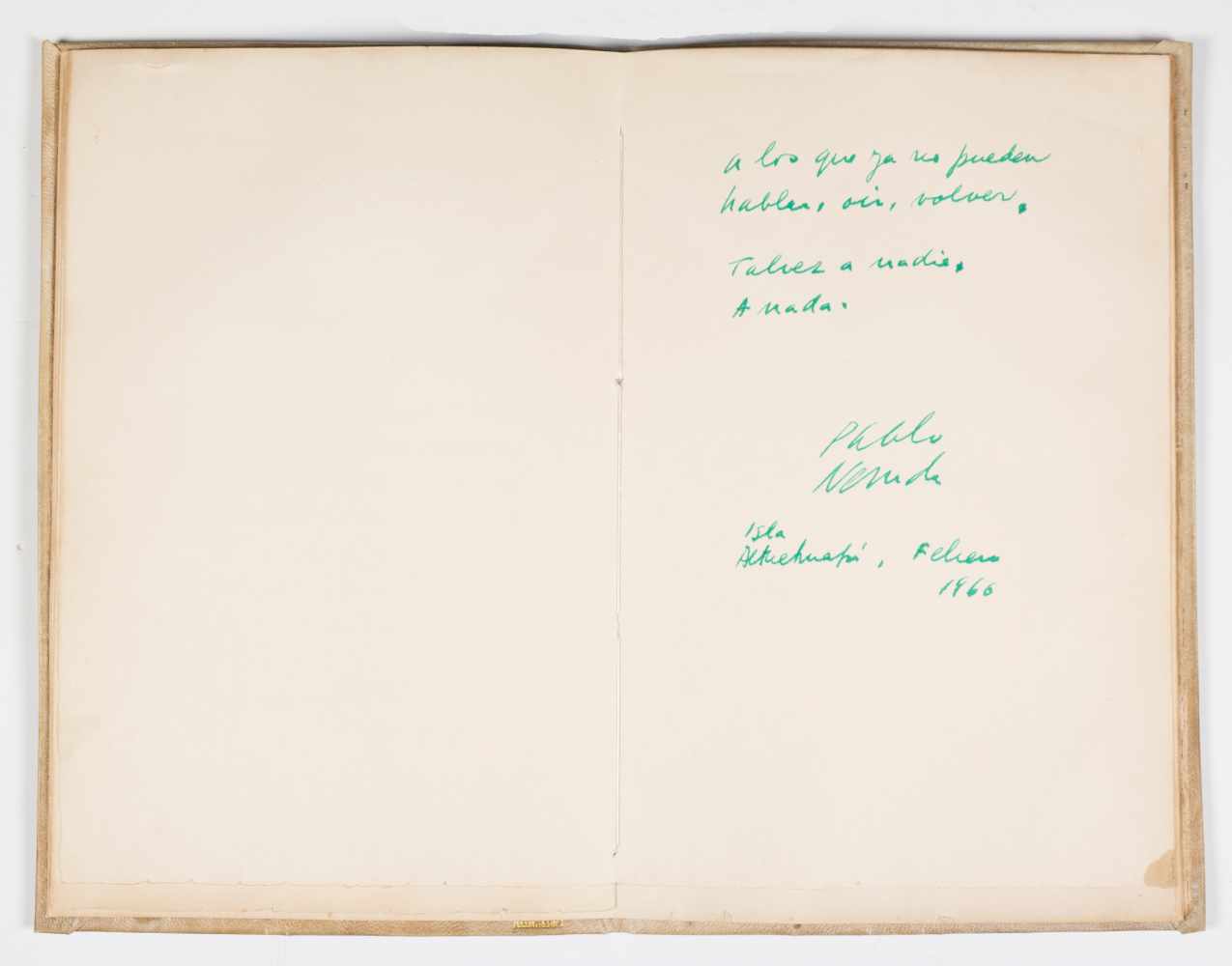 Neruda, Pablo. " El lago". Handwritten poem. 1966. 31 x 20 cm. Original version of a poem included - Image 7 of 8