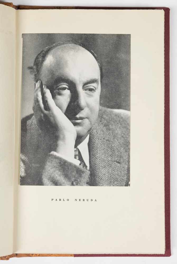 "Bibliografisk översikt över Pablo Neruda" (Overview of Pablo Neruda’s bibliography). Santiago de - Image 3 of 9