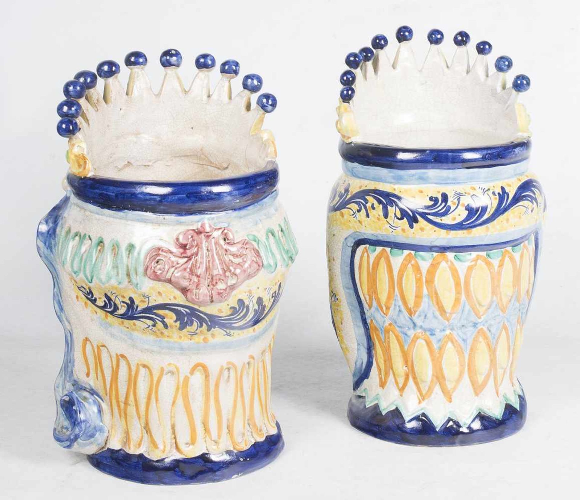 Pair of polychromed pottery jardinières. Caltagirone. Italy. Circa 1950. - Bild 2 aus 2