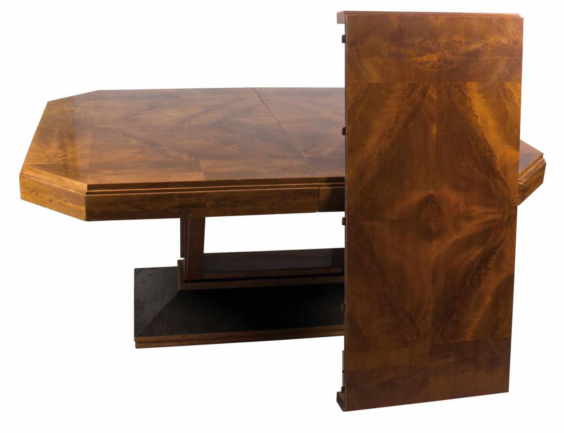 Light mahogany veneered wooden table and eight chairs. France. Art Deco. Circa 1930. - Bild 2 aus 6