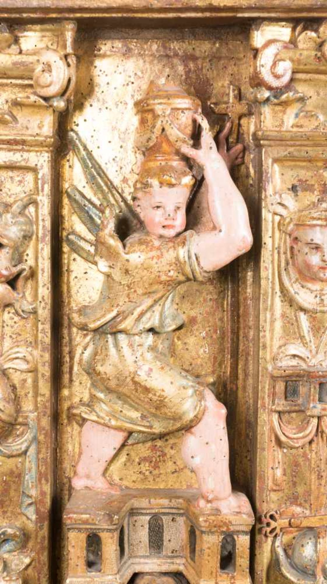 Pair of sections from an altarpiece made of carved, gilded and polychromed wood. Castilian School. - Bild 5 aus 7