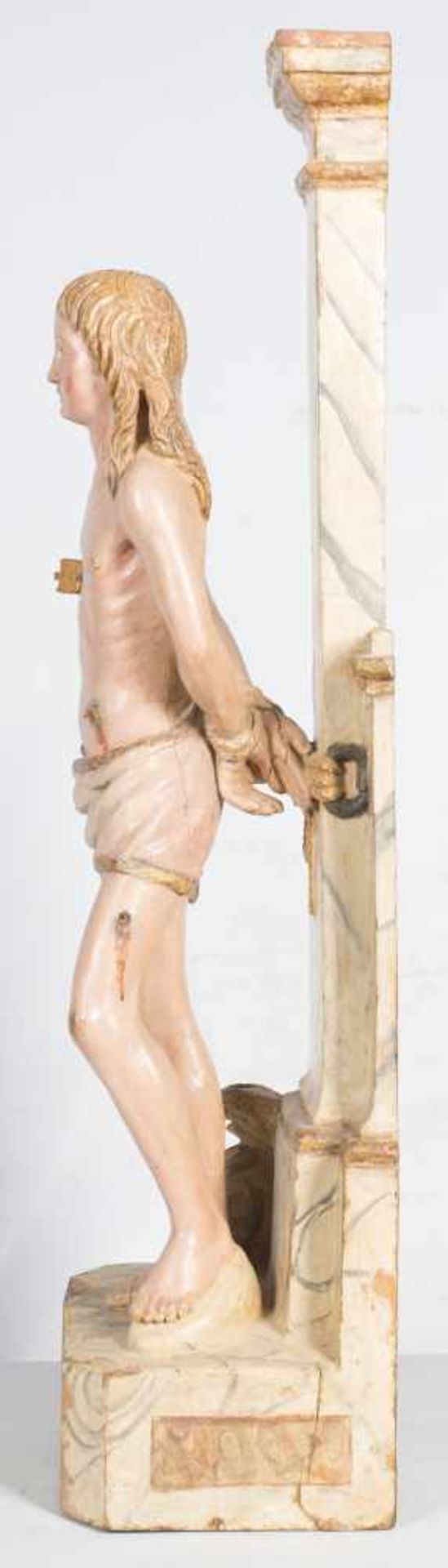 "Saint Sebastian". Carved, gilded and polychromed wooden sculpture. Flemish School. Circa 1500.75 - Bild 3 aus 9