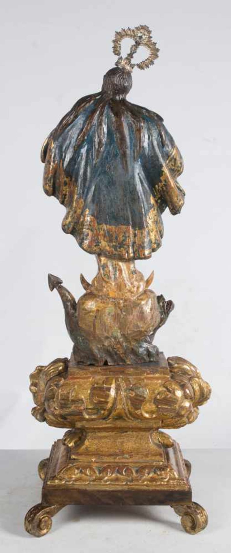 "Immaculate Conception". Carved and polychromed wooden sculpture with silver crowne. 17th century. - Bild 5 aus 6