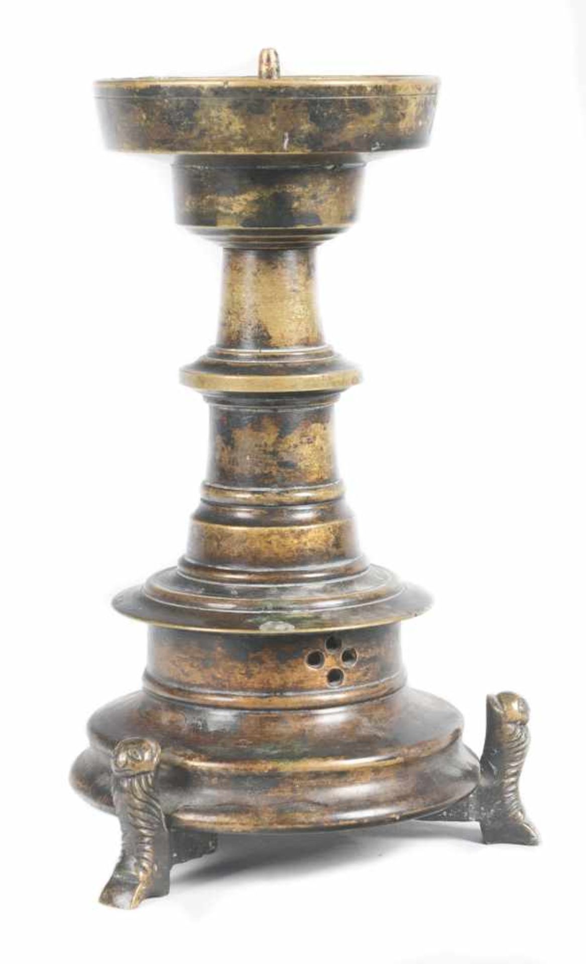 Bronze candlestick. Possibly Mozarab. Gothic. 14 – 15th century. - Bild 2 aus 6