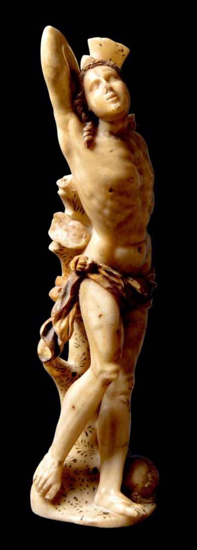 "Saint Sebastian". Alabaster sculpture with gilt and polychrome residue. Burgos or Italian School. - Bild 3 aus 5