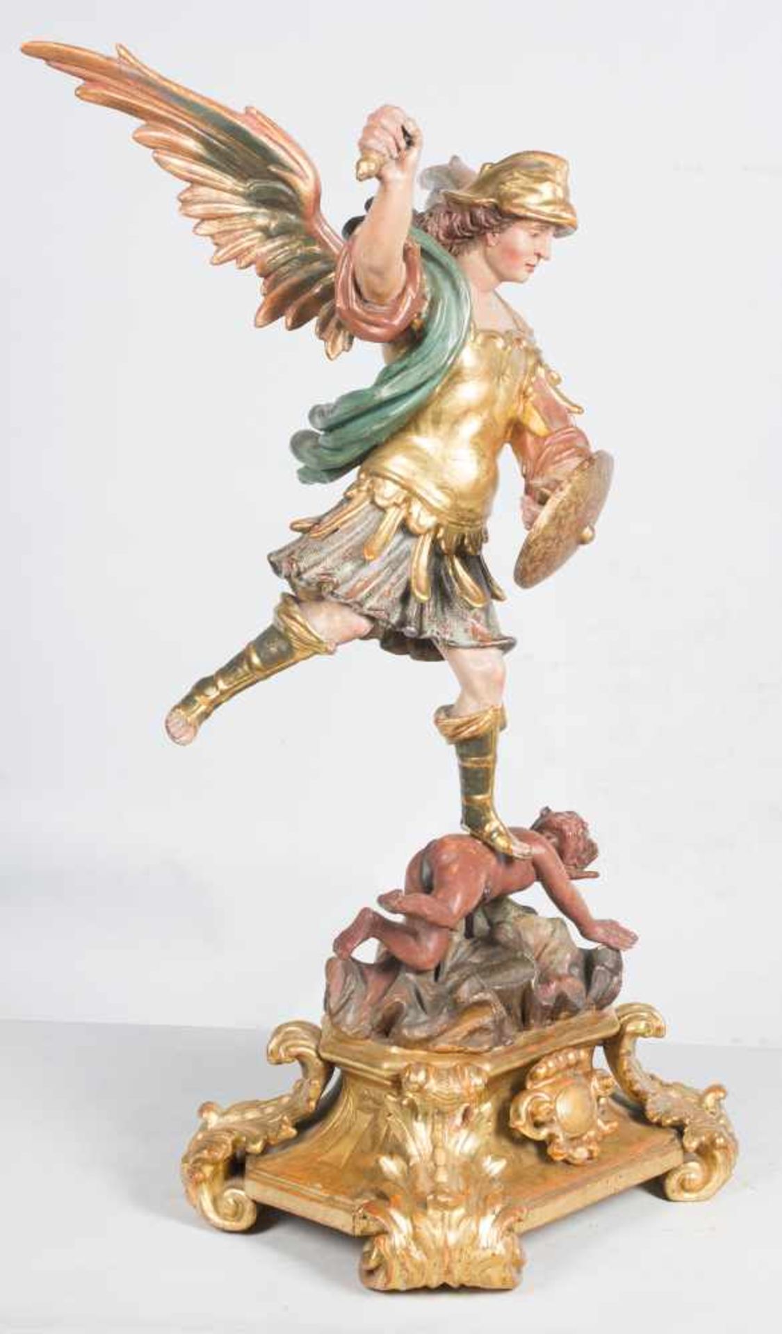 "Archangel Saint Michael". Carved, gilded and polychromed wooden sculpture. Colonial School. - Bild 3 aus 6