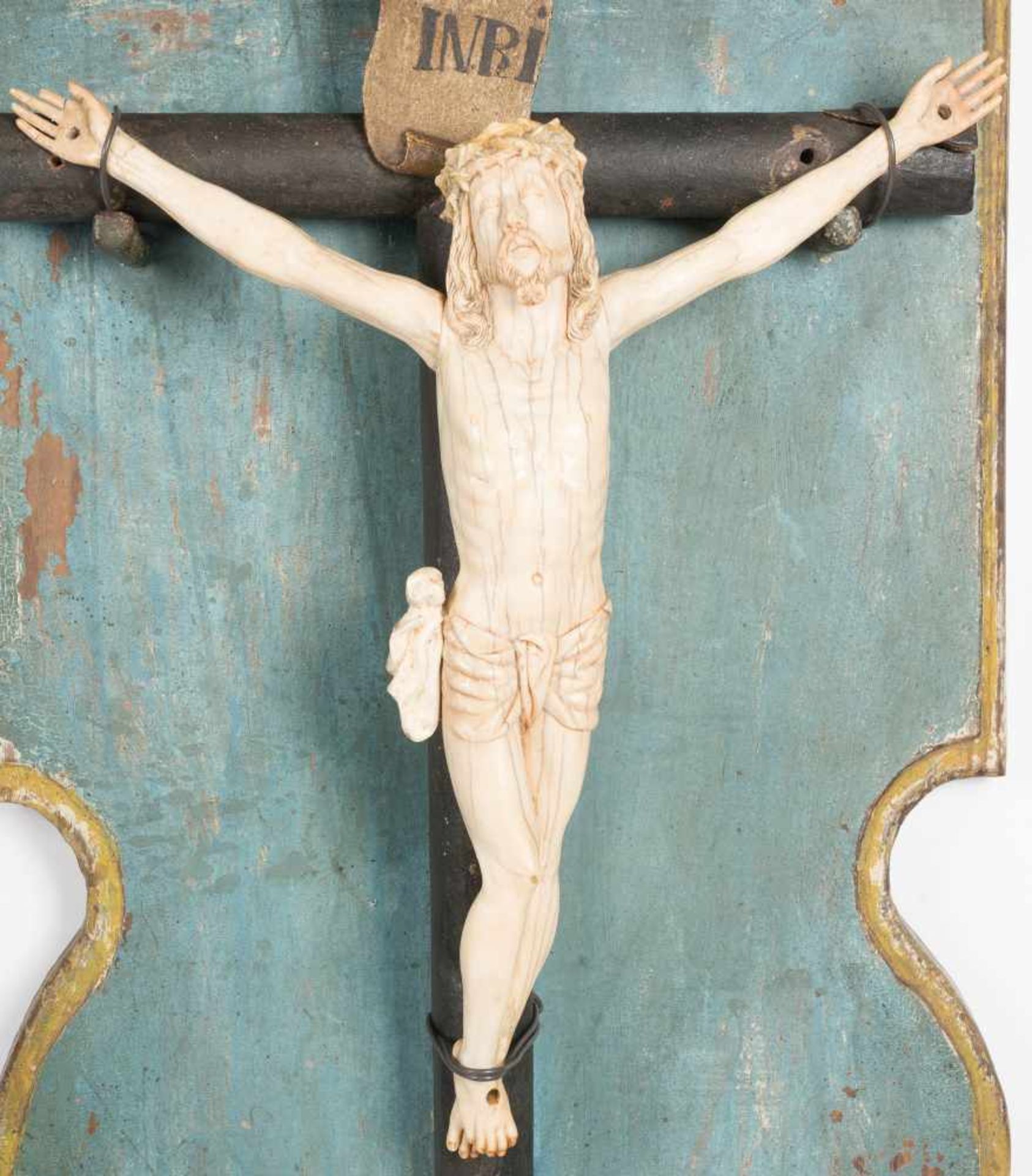 "Christ". Sculpted ivory figure. Hispanic-Philippine School. 17th – 18th century. - Bild 4 aus 9