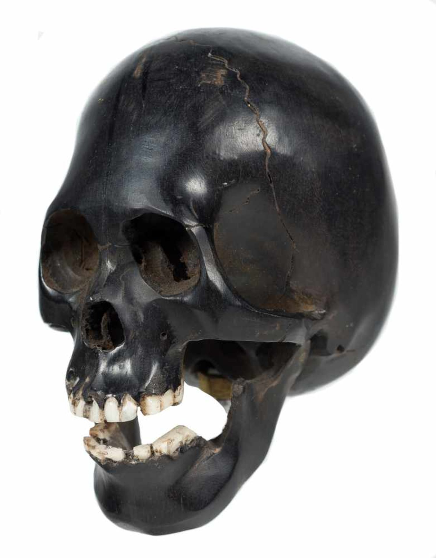 “Memento mori”. Carved ebony and bone sculpture. Flemish School. 17th century.