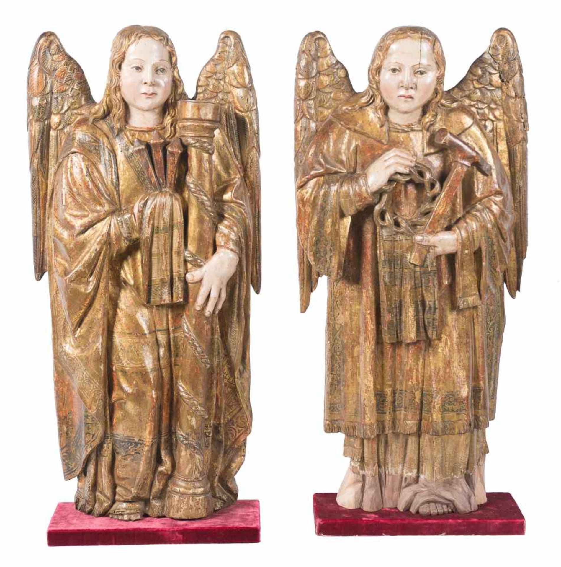 "Angels". Pair of carved, gilded and polychromed wooden sculptures. Burgos. Gothic. 15th century.<b