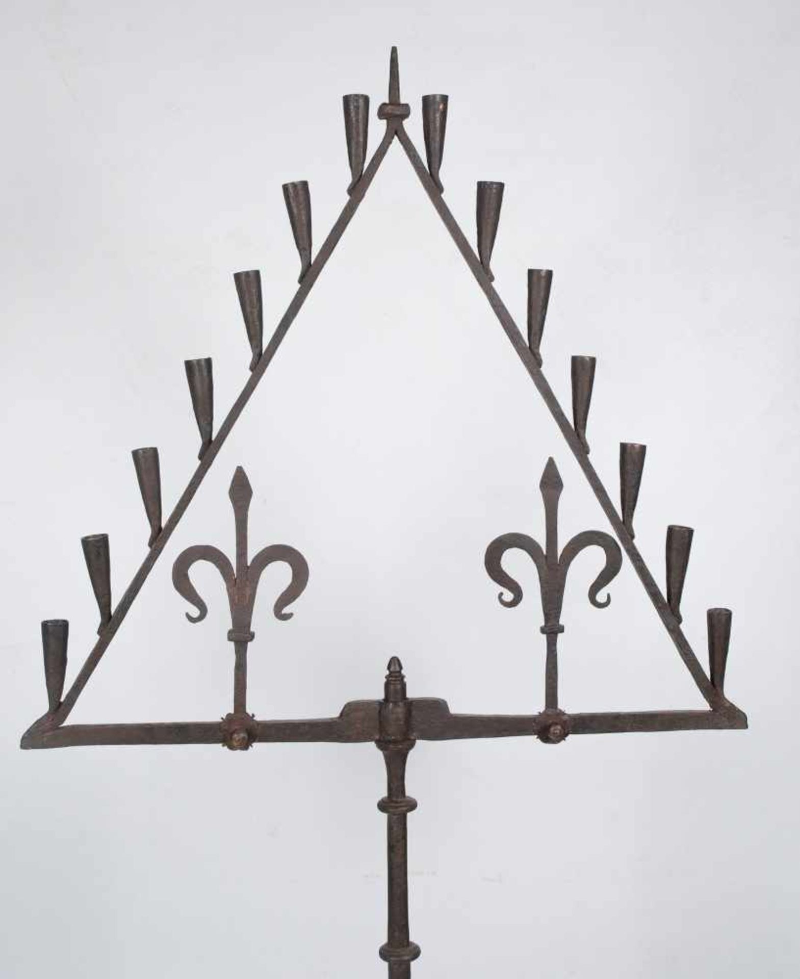 Wrought iron Tenebrae hearse for fifteen candles. Gothic. 15th century.The Tenebrae hearse is the - Bild 2 aus 2