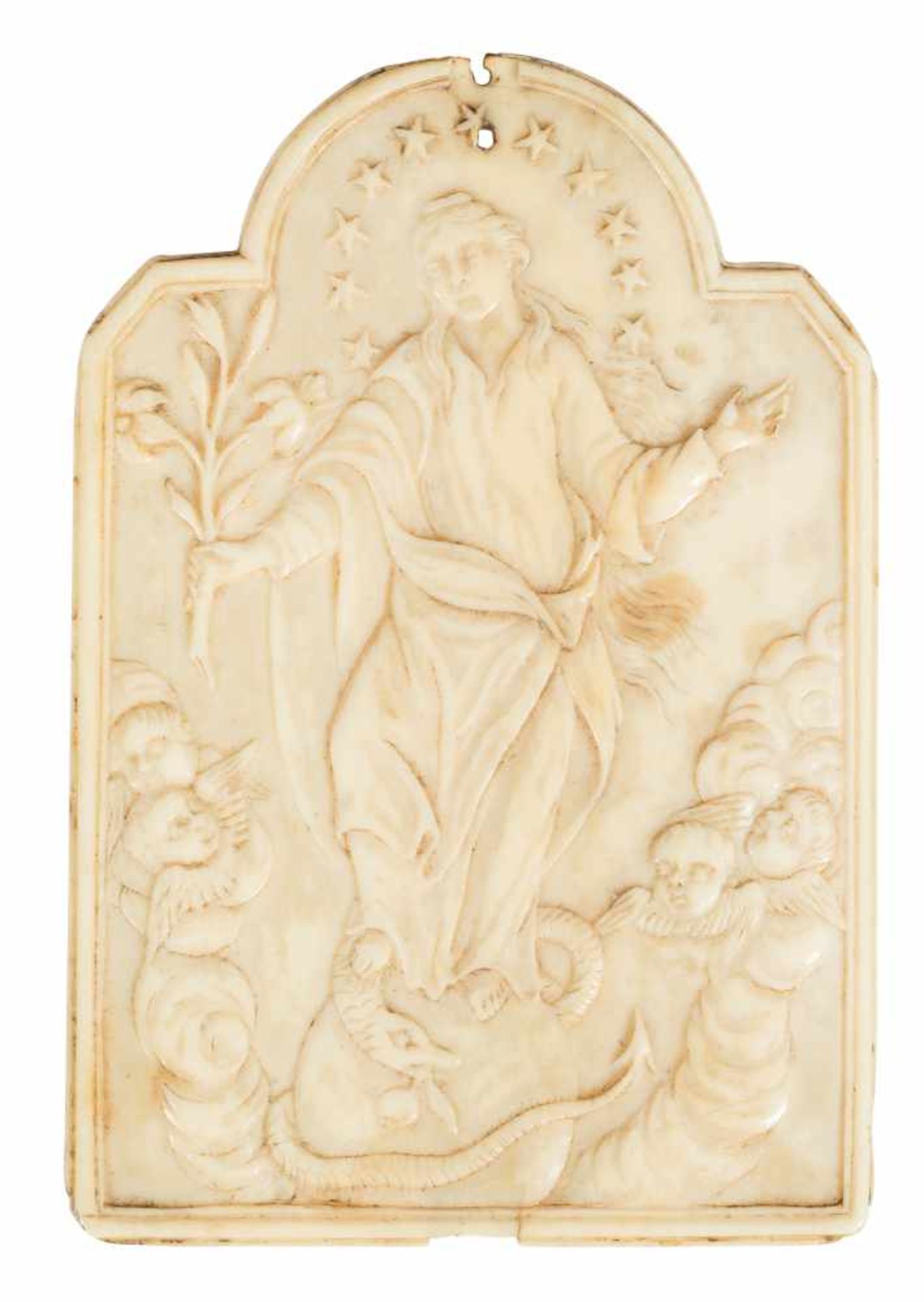 Set including:“Immaculate conception of Mary” Sculpted ivory plaque. European School. Circa 1700 and - Bild 4 aus 5