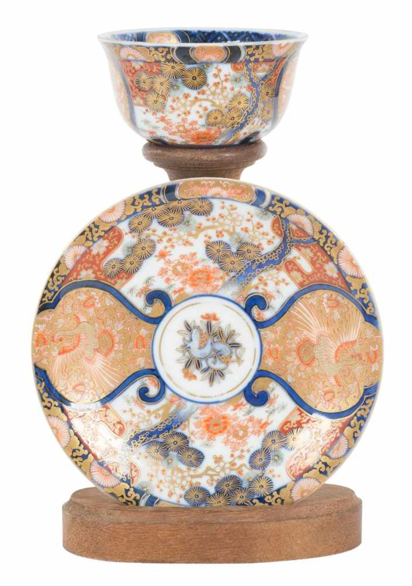 A Japanese Kenjo Imari style cup and saucer basin. Meiji-Taisho period. Late 19th century-early 20th