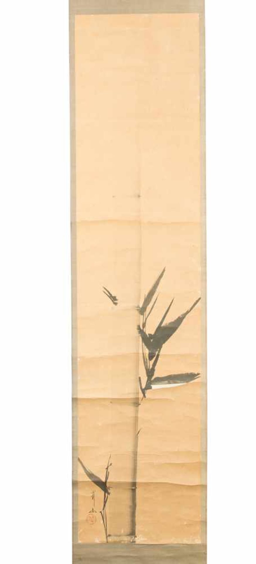 A 20th century Korean hanging scroll depicting a bamboo.Iink on paper. Signed with calligraphie - Bild 2 aus 3