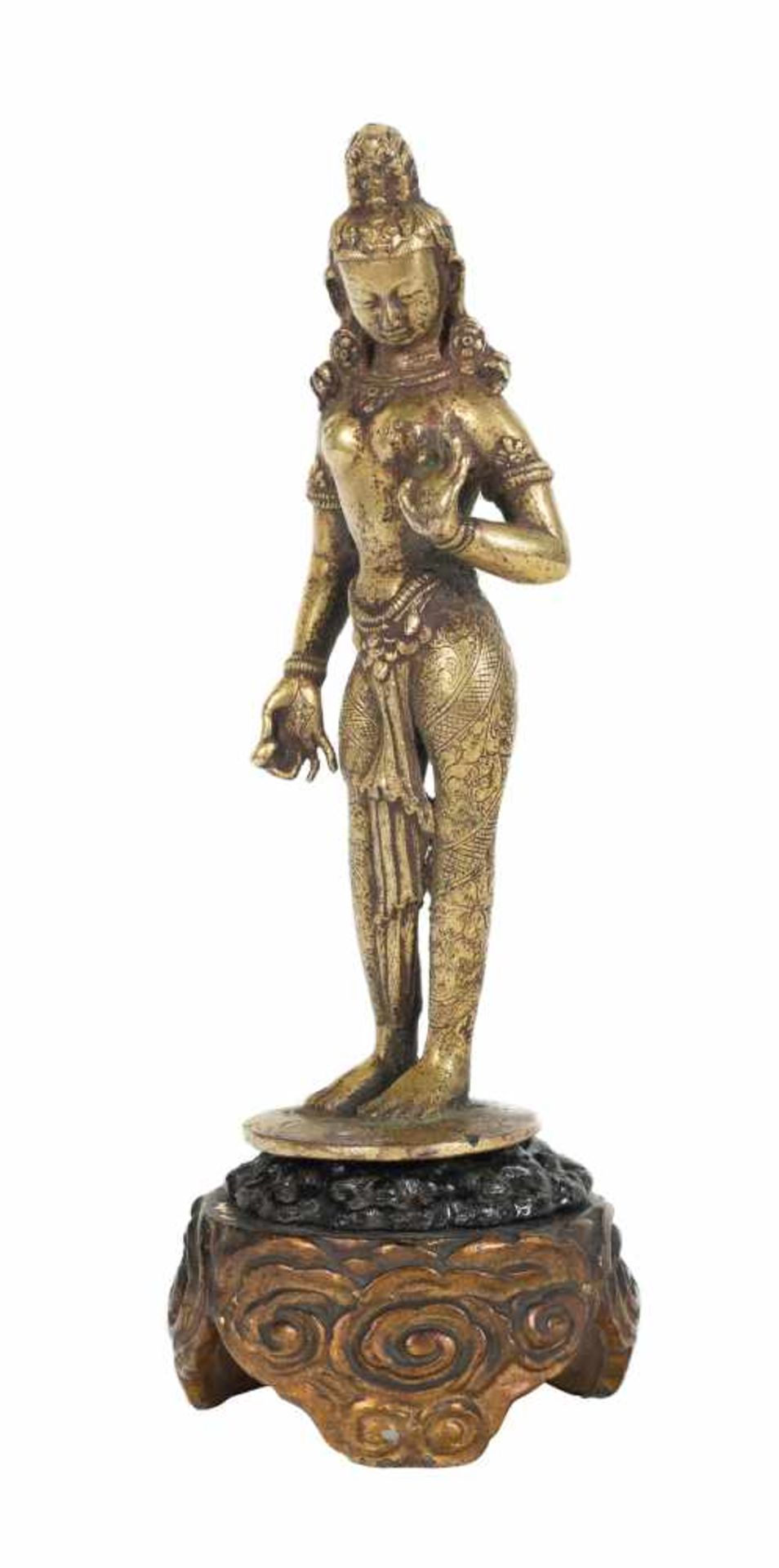 A gilt-bronze figure of standing Tara. Tibet. 17th-18th centuries. Depicted with her left hand - Bild 4 aus 11