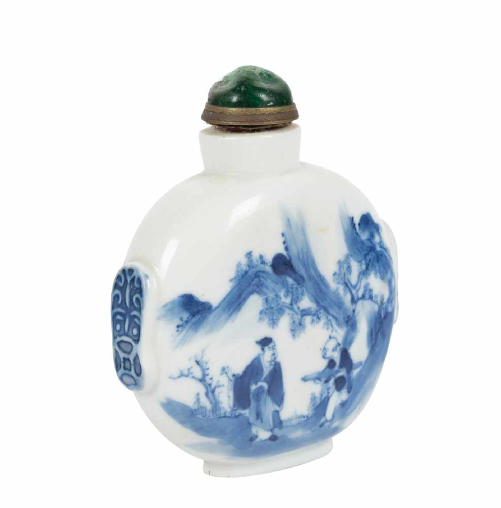 A blue and white porcelain snuff bottle. China. Qing dynasty. 19th Century. Height: 10 cm.< - Bild 2 aus 7