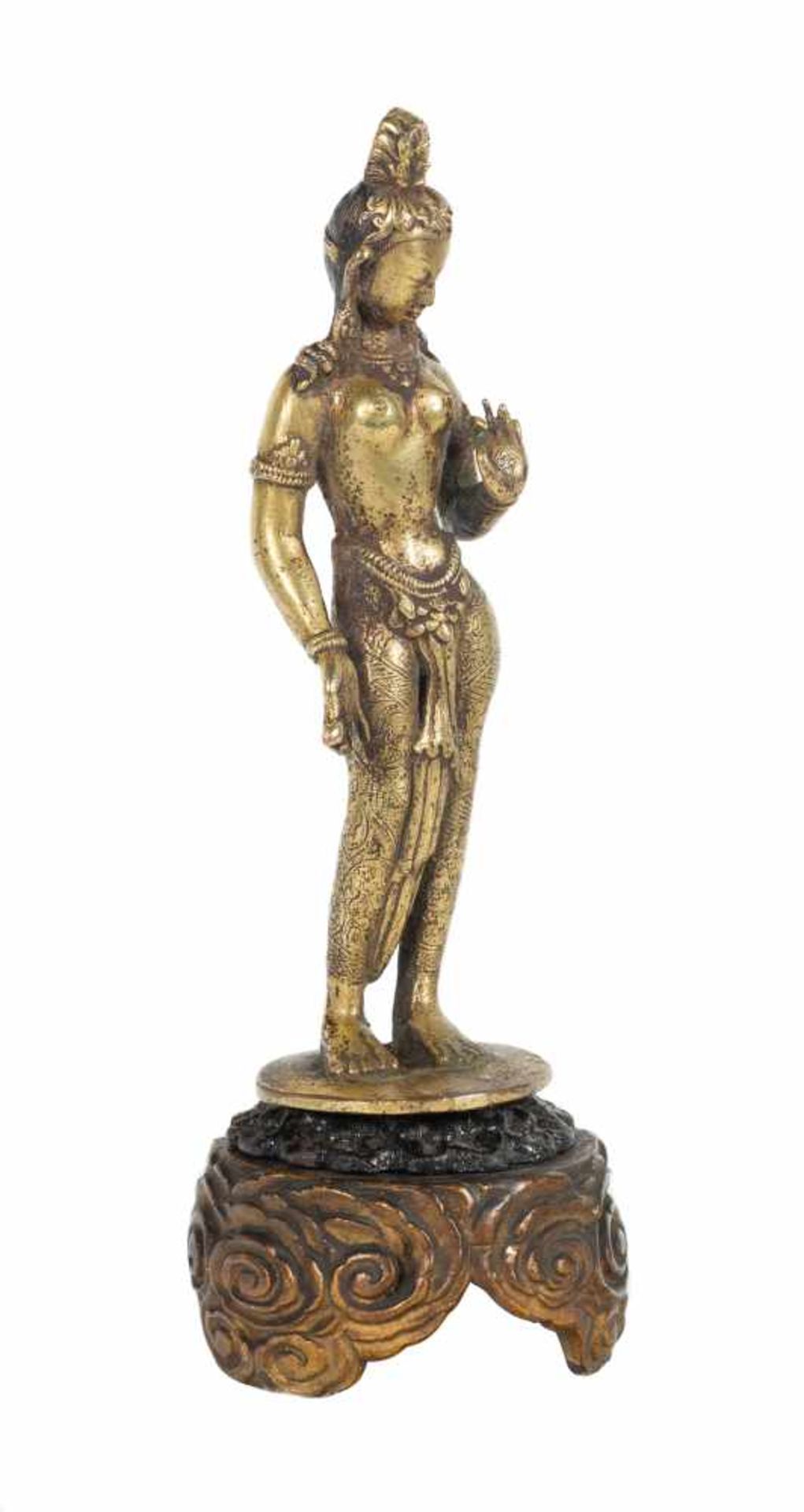 A gilt-bronze figure of standing Tara. Tibet. 17th-18th centuries. Depicted with her left hand - Bild 5 aus 11