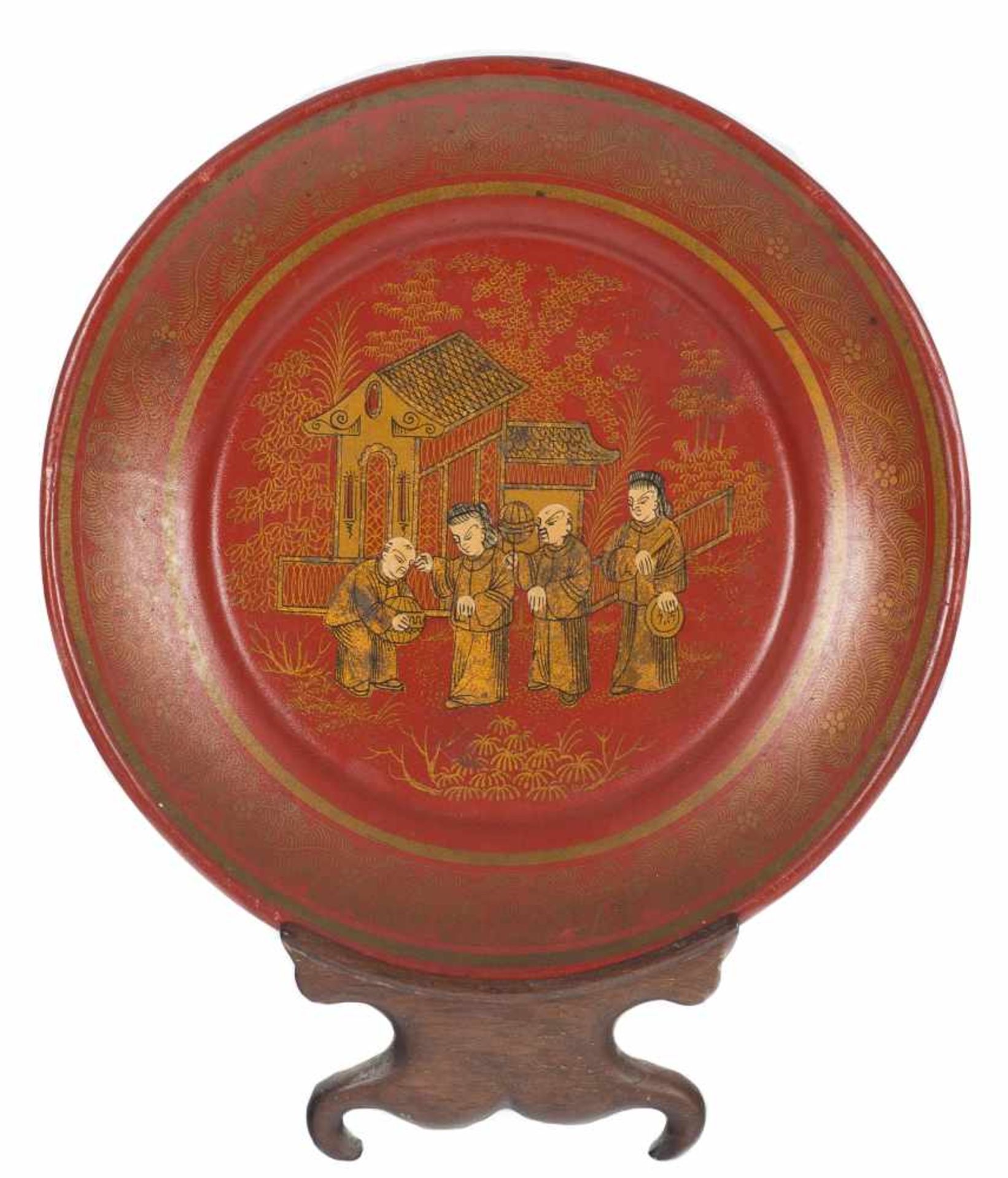 A rare Dy red and gilt lacquer saucer dish. China. Qing dynasty (1644-1912)With a scene with fo