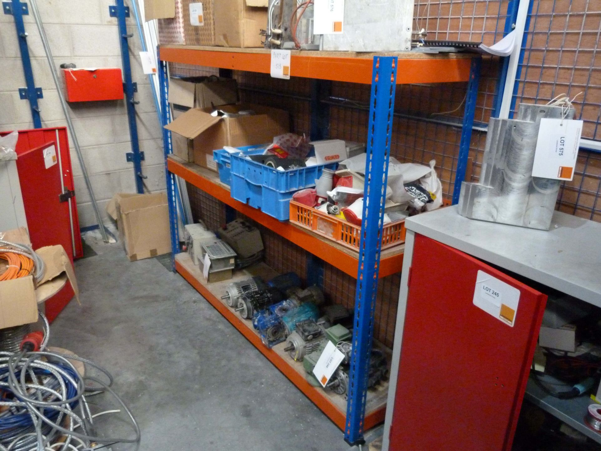 4 Bays of stores shelving - Image 2 of 3