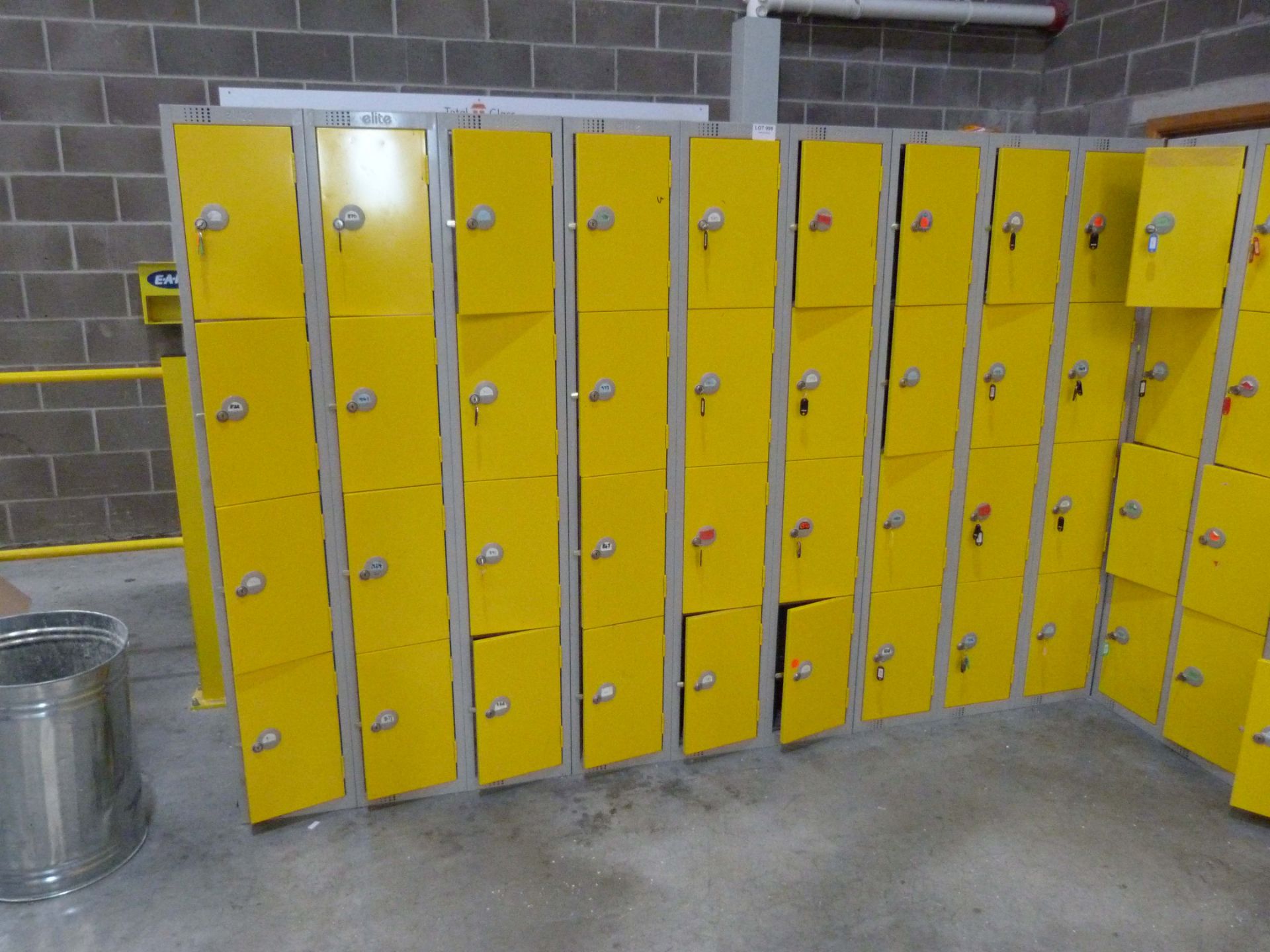 36 Personnel Lockers