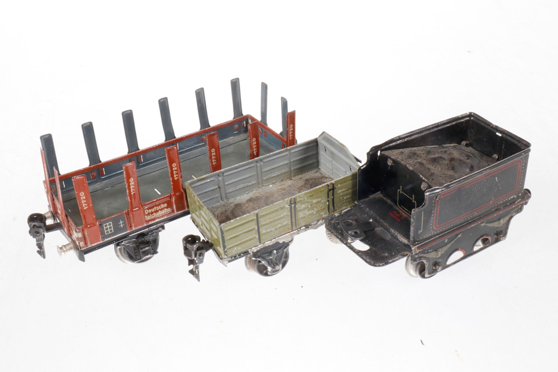 2 Märklin Güterwagen und 1 Tender, S 0, NV, als Ersatzteile