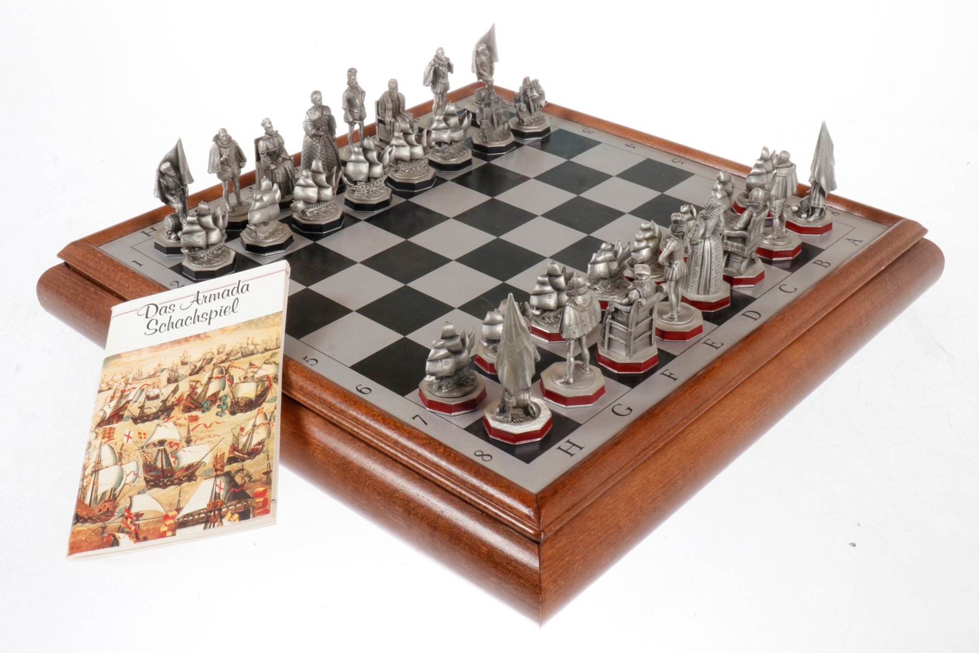 Extec Edition Schachspiel "Armada", Seeschlacht Spanien-England 1588, mit Spielbrett, Bleifiguren