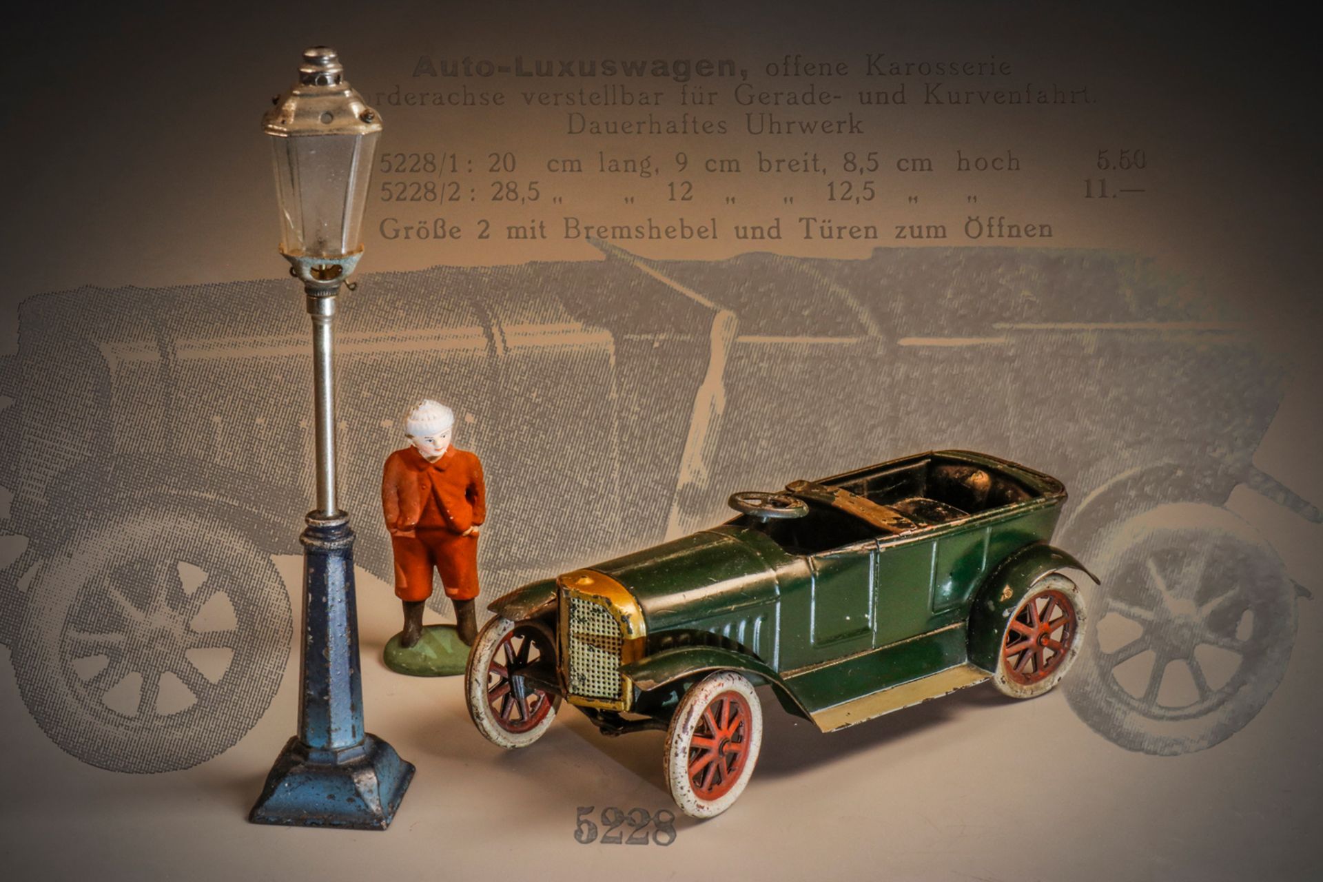 Märklin offener Viersitzer 5228/1, um 1925, racing green, handlackiert, Uhrwerk intakt, Lenkung