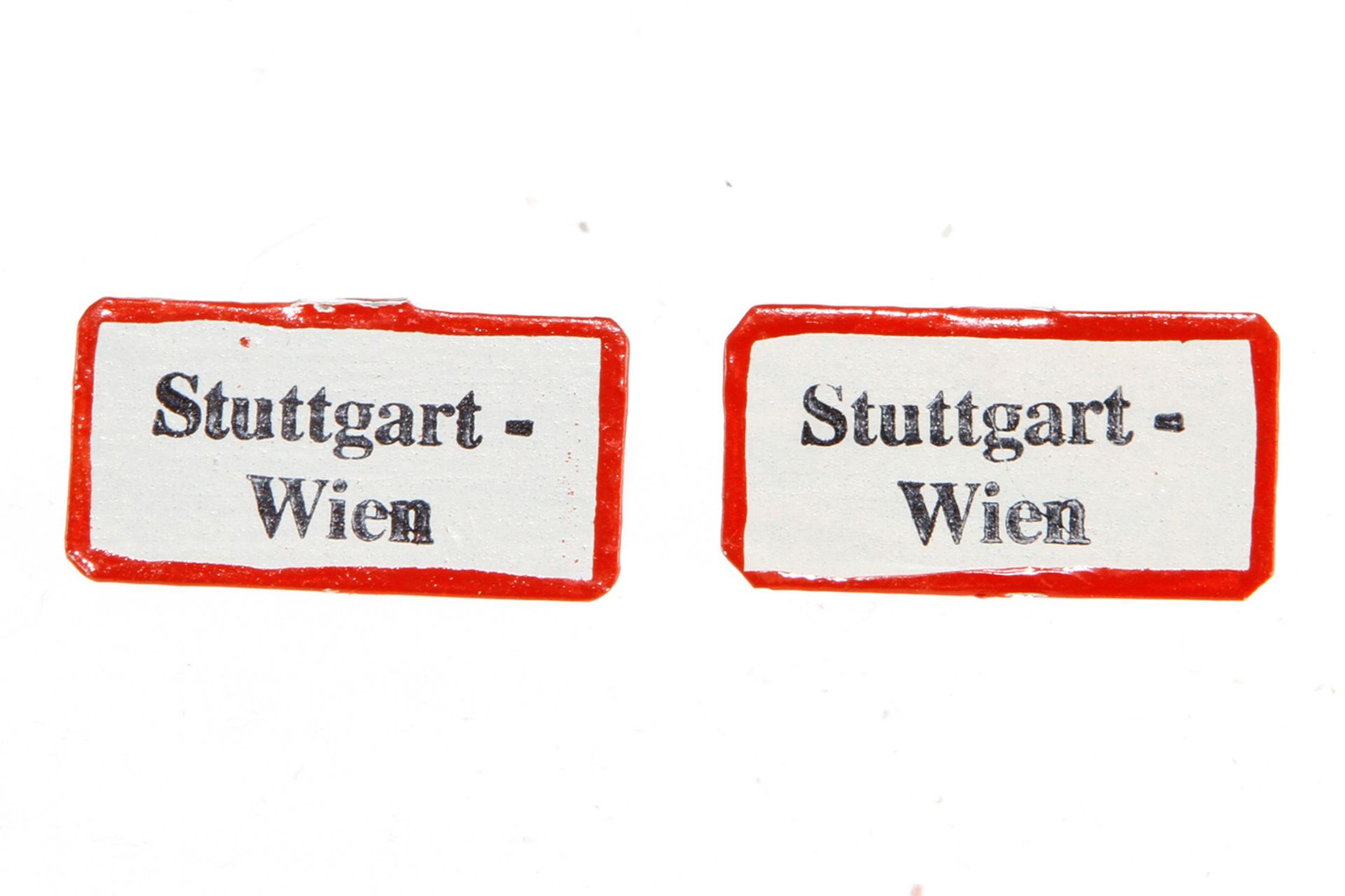 2 Replik Zuglaufschilder "Stuttgart-Wien", handlackiert, L 2,3, Z 1-2