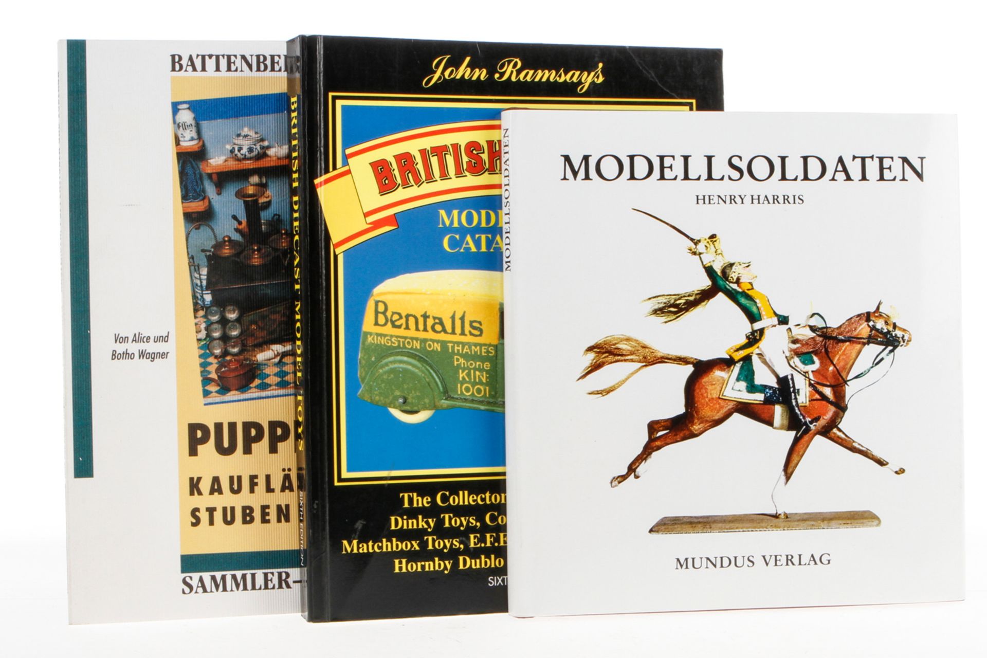 3 Bücher "Modellsoldaten", "British Diecast" und "Puppenküchen", Alterungsspuren